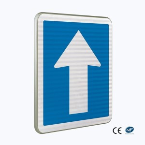 Panneau circulation à sens...